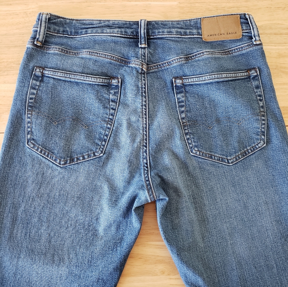 American Eagle Jeans Mens Size 32×34 Blue Light Wash Flex Athletic Fit Denim